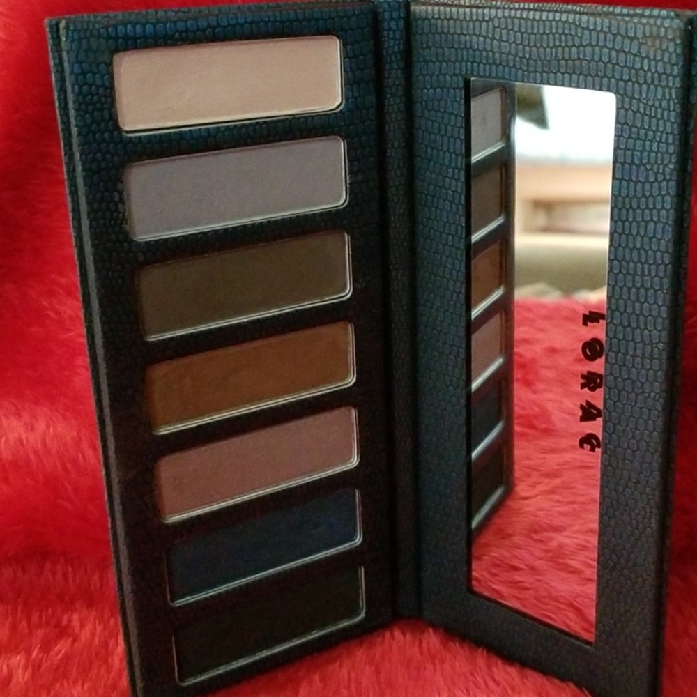 Lorac  skinny eyeshadow palette